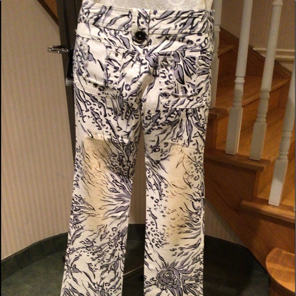 💕💕Host Pick💕💕Jean like Off white with grey black print - Picture 3 of 6